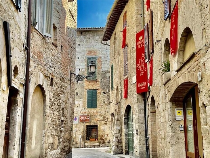 Via Casventino